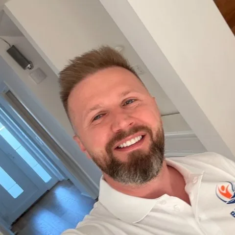 Nedim Bajrić, Ansprechpartner für Bewerbungen bei Bavaria Vitalpflegedienst in München