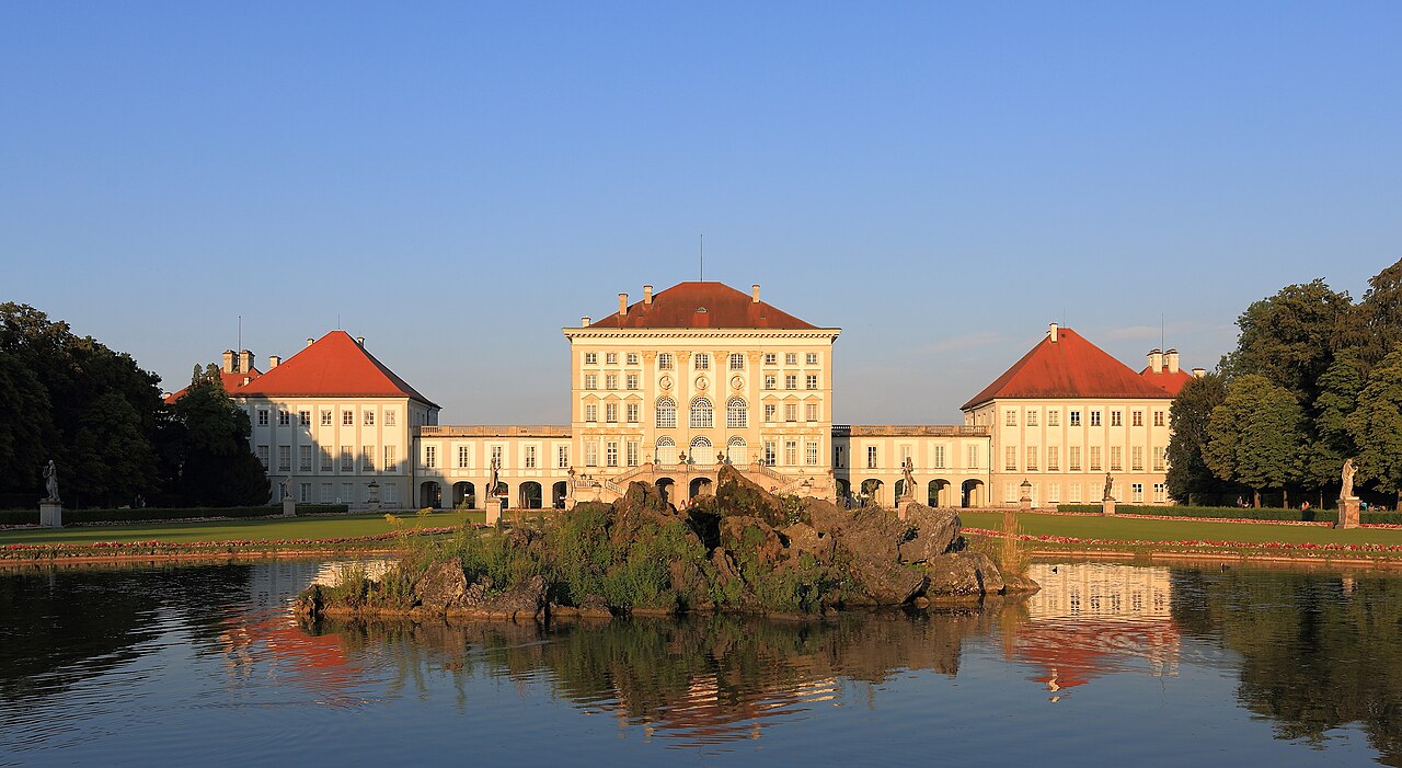Schloss Nymphenburg bei Sonnenuntergang – Neuhausen-Nymphenburg München